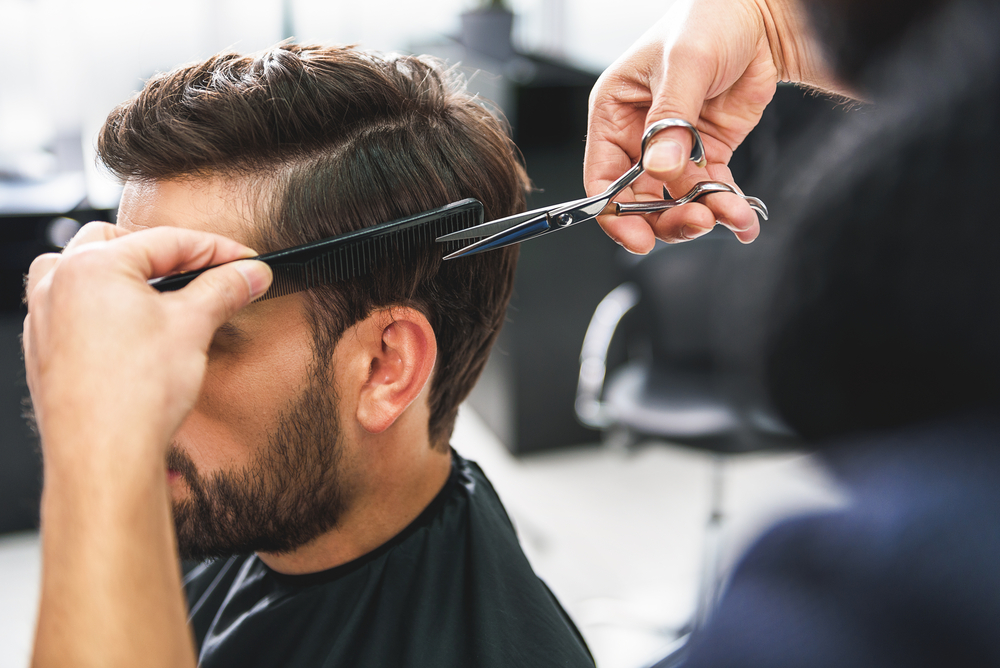 BÁSICO EM CORTE DE CABELO MASCULINO E DESIGN DE BARBA