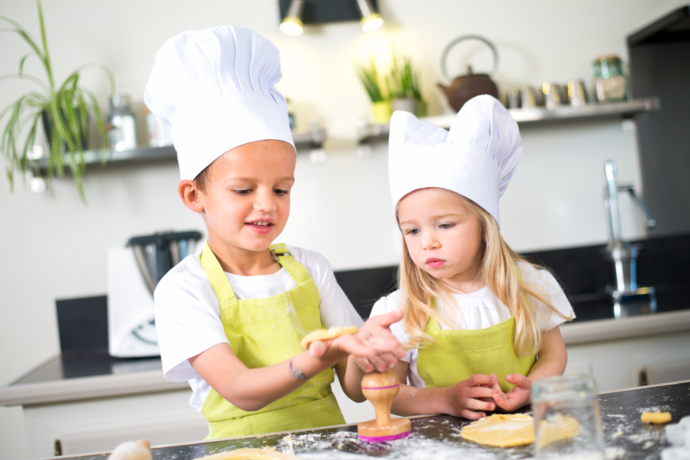 MINI CHEFS:BISCOITOS RECHEADOS E DECORADOS - 2025.32.255