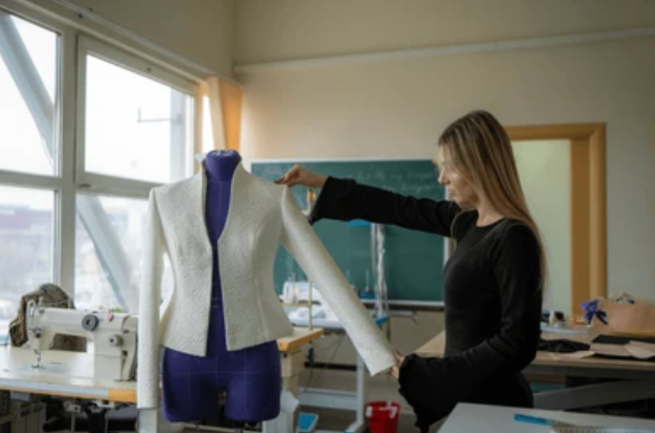 ALFAIATARIA FEMININA (MODELAGEM TRIDIMENSIONAL E COSTURA) - 2026.29.124