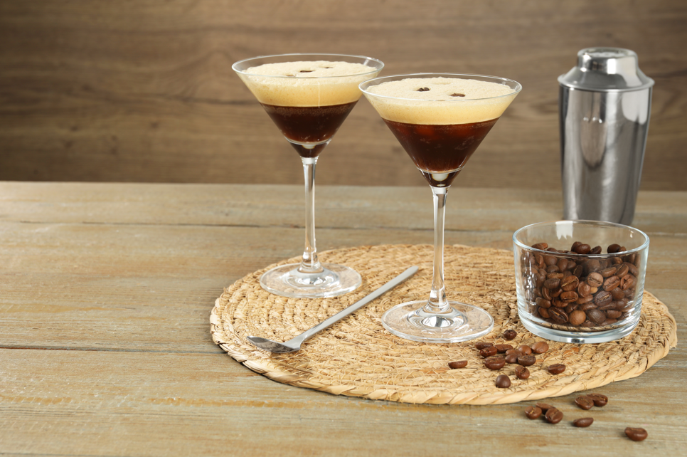 DRINQUES A BASE DE CAFÉ - UMA EXPERIÊNCIA DA XÍCARA A TAÇA - 2026.32.79